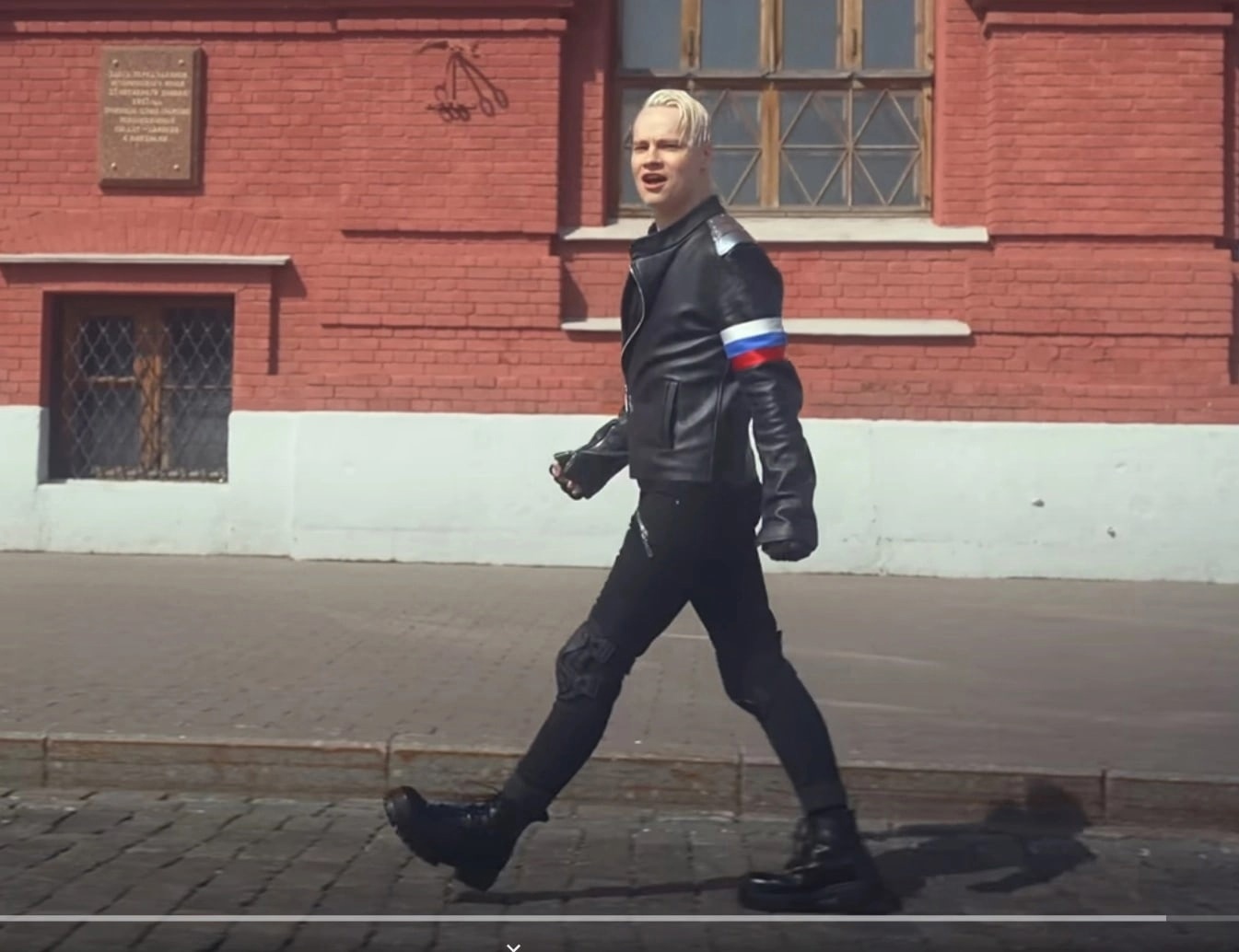 Петербургских бюджетников погонят на выступление «Шамана»