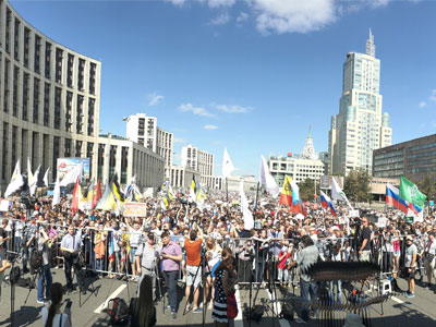 Население России начинает выступать против антинародных реформ
