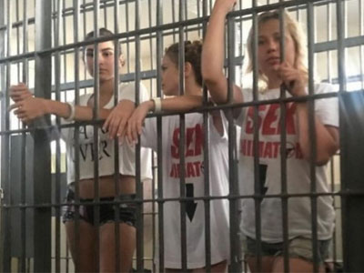 Настя Рыбка просит убежища в США и грозит разоблачениями чиновников