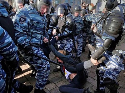 Никогда не оказывайте сопротивления блюстителям порядка