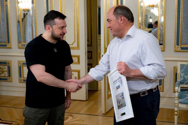 Новым министром обороны Британии стал Грант Шаппс, поселивший у себя дома семью беженцев из Украины