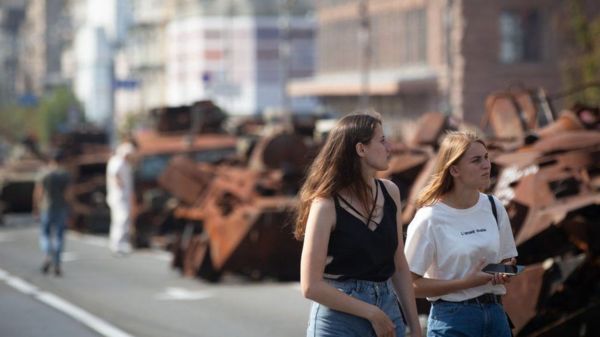 Подбитые российские танки на Крещатике. Фото