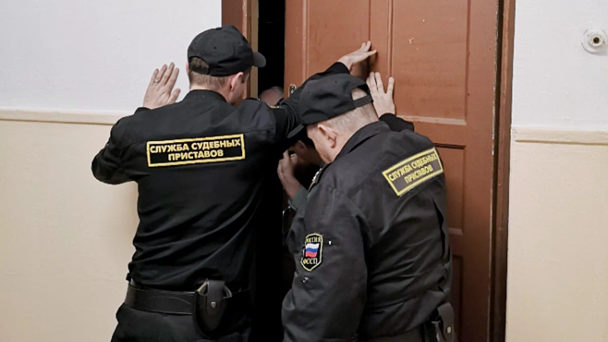 Глава ФССП доложил Путину о 13 миллионах должников, с которых взять нечего.