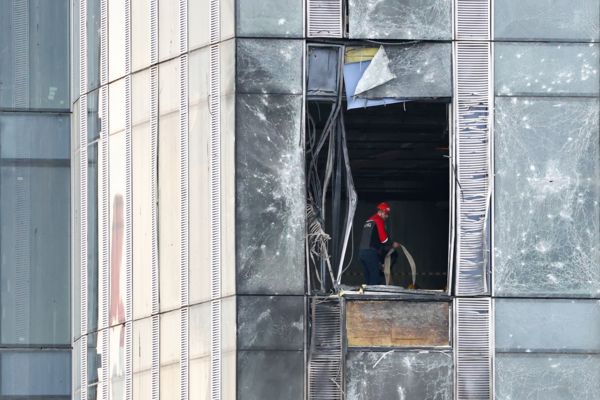 Шестая подряд атака дронов на Москву — один попал в башню в «Москва-Сити»