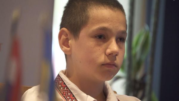 «Мою маму убили, меня похитили». Украинские дети свидетельствуют против России в Гааге