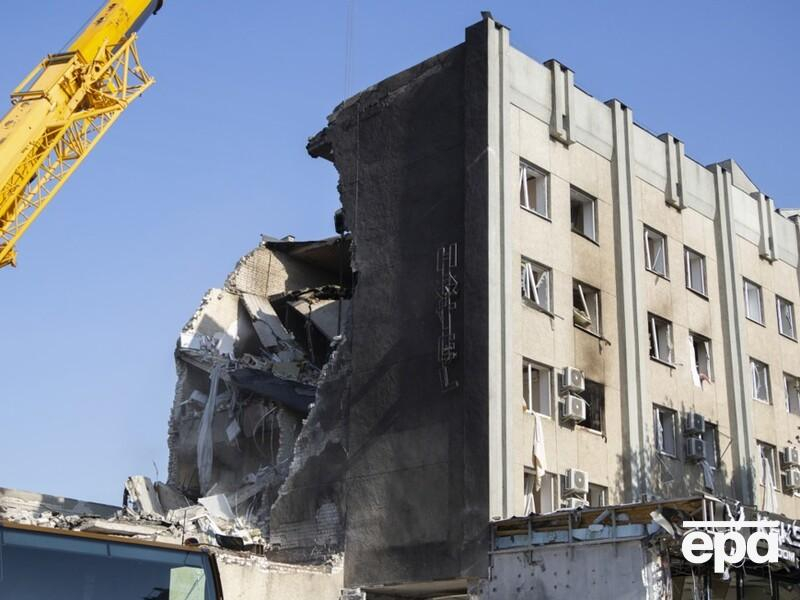 МВД показало первые минуты после ракетной атаки оккупантов на Черкассы. Мэр заявил, что разбор завалов продолжается