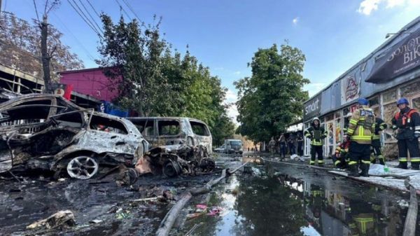Российская армия обстреляла рынок в городе Константиновка, погибли 17 человек