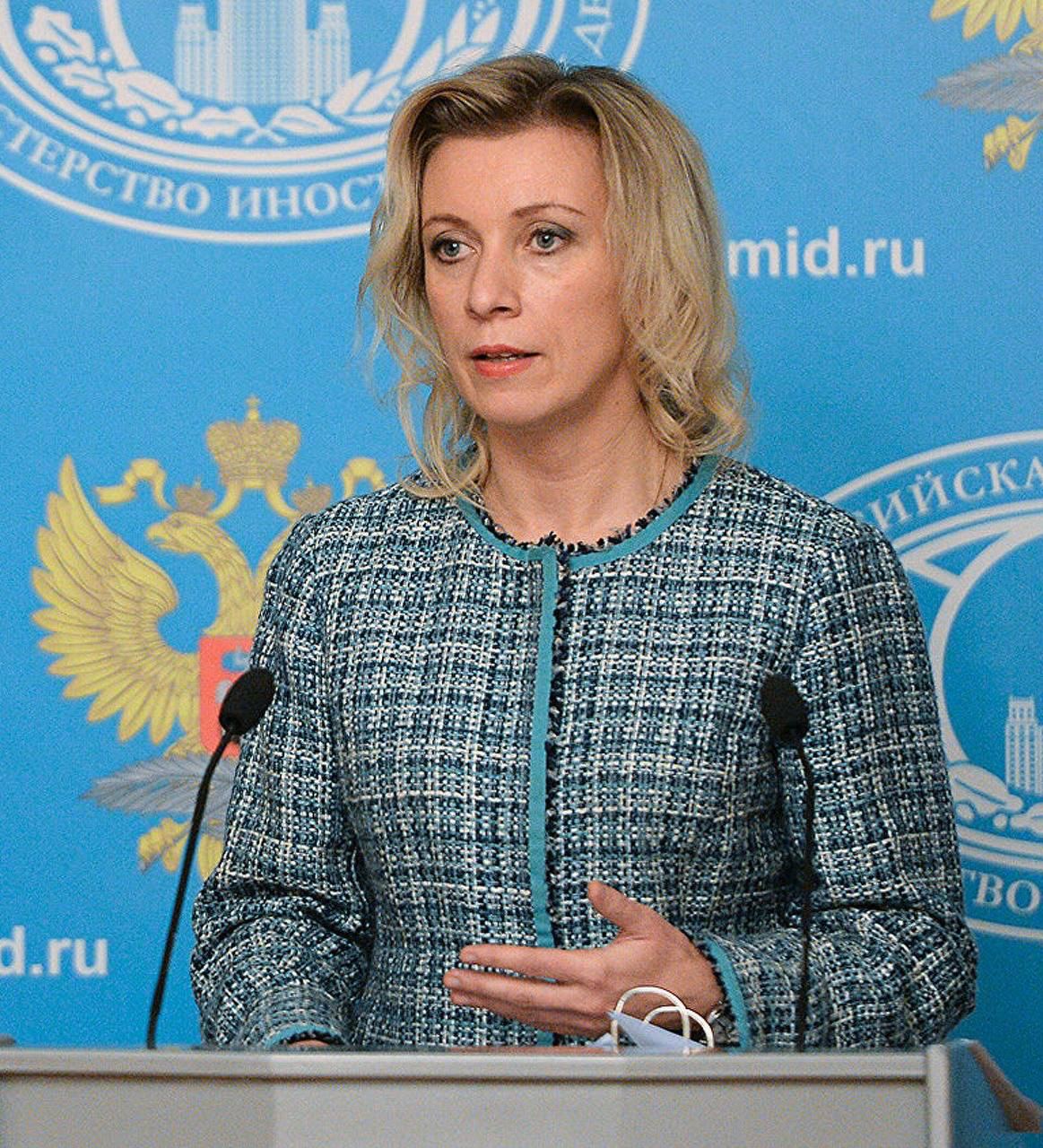 Захарова предлагает сажать получивших "паспорт хороших русских" за госизмену