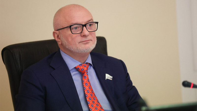Клишас предложил ограничить пребывание киргизов в России в ответ на запрет «визарана» для россиян