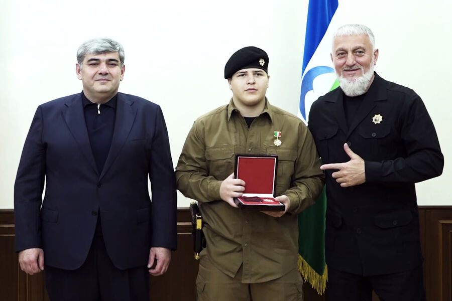 Адам Кадыров - новая награда и золотой пистолет