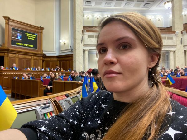 Безуглая против Залужного. Что означает атака депутата на&nbsp;главкома ВСУ