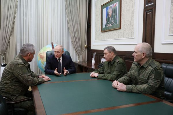 &laquo;Это самоубийство &mdash; туда двигаться&raquo;. Что российские военные говорят о плацдарме ВСУ на левом берегу Днепра