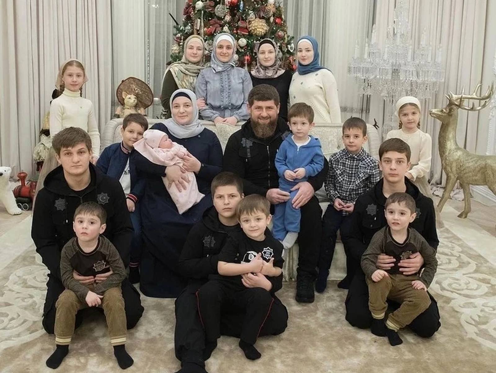 Кадыров с детьми