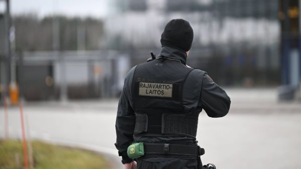 Финляндия закрывает четыре пункта пропуска на границе с Россией