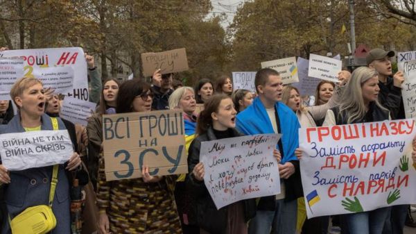 Кампания под пулями. Кто и почему говорит о выборах в Украине во время войны