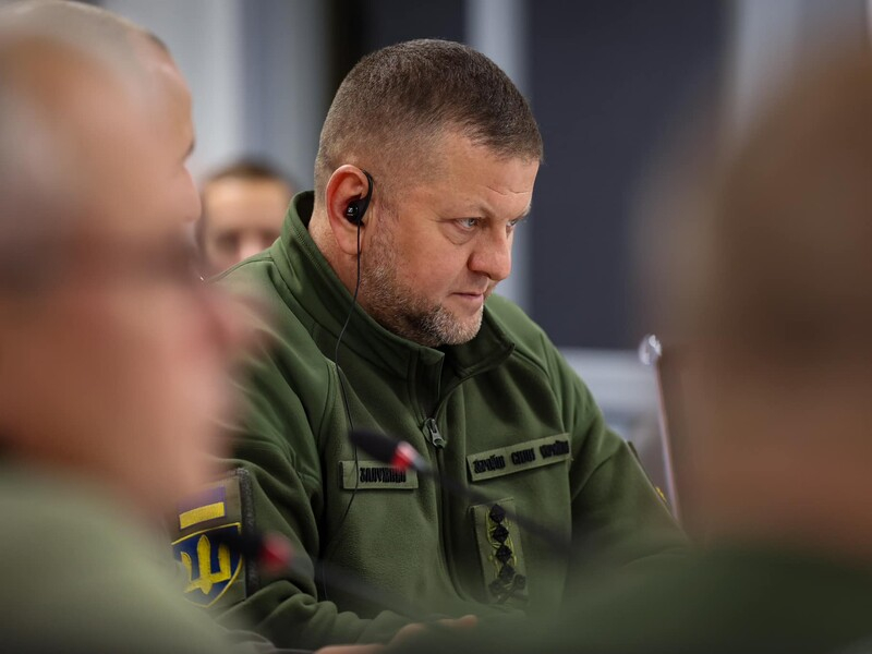 "Обстановка на фронте осложнена, но контролируемая". Залужный впервые выступил на заседании "Рамштайна"
