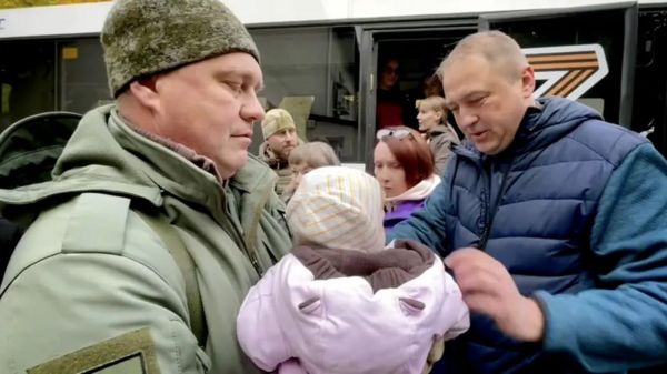 Сергей Миронов с женой вывезли из оккупированного Херсона девочку, записали себя ее родителями и сменили ей имя