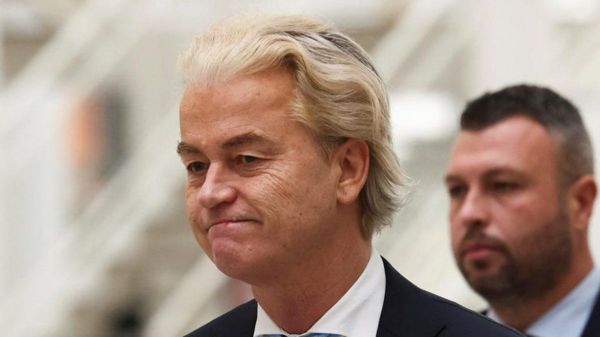 Выборы в Нидерландах: опросы предсказывают лидерство партии противника миграции Герта Вилдерса