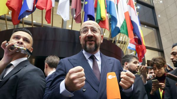 «Это победа Украины и Европы». ЕС начнет переговоры о приеме Украины и Молдовы