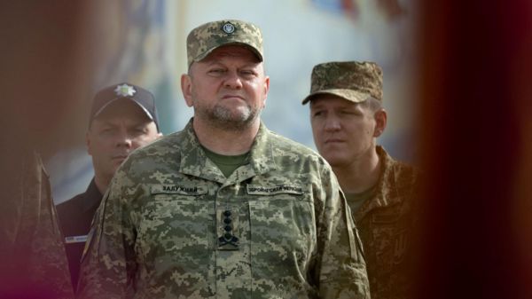 «Прослушка» без прослушивания. Что означает «жучок», найденный в одном из кабинетов Залужного?