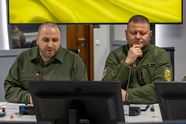 «Прослушка» без прослушивания. Что означает «жучок», найденный в одном из кабинетов Залужного?
