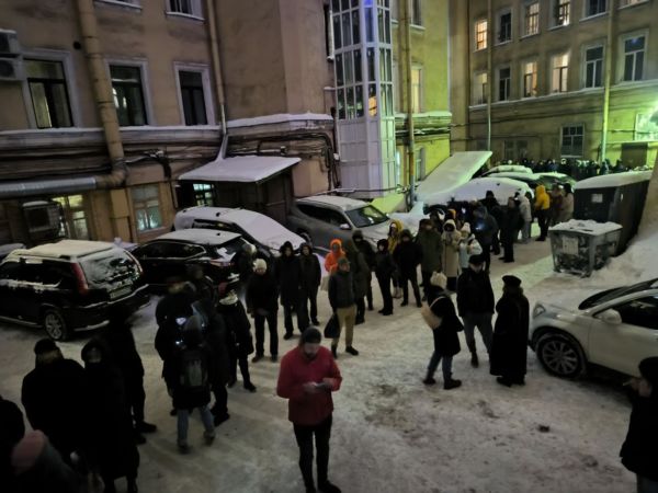 «Безопасное политическое действие». Почему стоят очереди подписаться за выдвижение Надеждина в президенты
