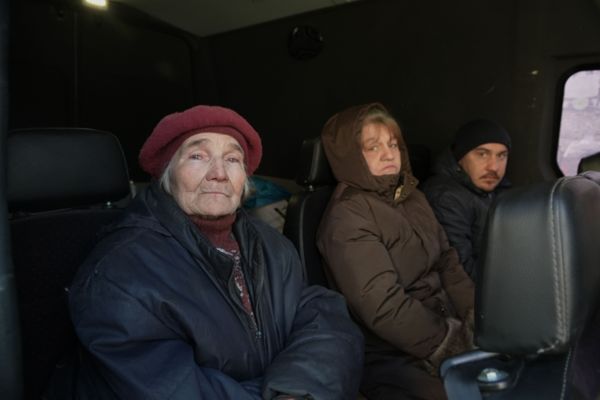 &laquo;Я уже буду тут умирать&raquo;. Репортаж Би-би-си о жизни в Авдеевке
