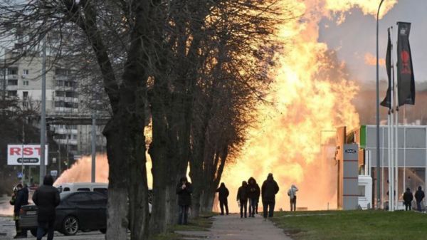 «Мы живы. Малого успела спрятать». Истории людей, пострадавших от массированного удара по Киеву и Харькову