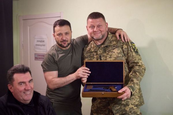 Недоотставка Залужного. Что мы знаем, чего не знаем и что будет дальше