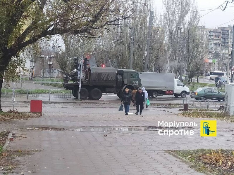 Россияне впервые перебросили технику и военных через Мариуполь, используя гражданские грузовики в составе колонны - Андрющенко