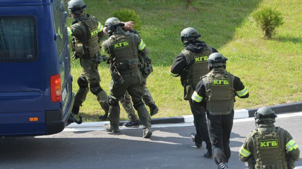 Сотрудники КГБ задержали более 150 человек, в Минске начался заочный суд над BYPOL. Главное в Беларуси за неделю