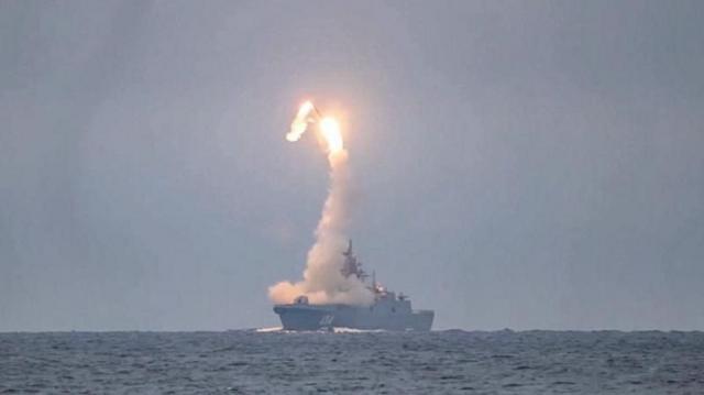Новейшая российская ракета «Циркон» — «убийца авианосцев». Что это такое и били ли ей по Киеву
