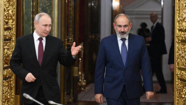 Пашинян заявил о заморозке участия Армении в ОДКБ и пожаловался на пропаганду Москвы
