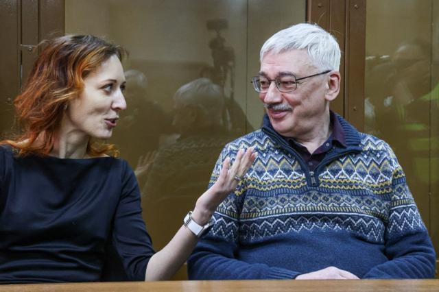 Правозащитника Олега Орлова приговорили к двум с половиной годам колонии