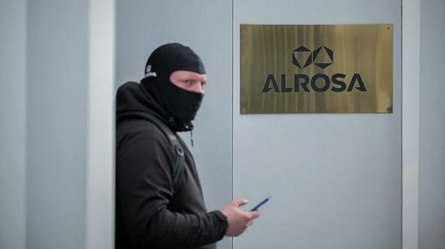 Российские газ, нефть, алмазы и многое другое: Британия объявила новый пакет санкций к годовщине вторжения в Украину