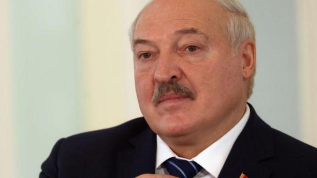 ФСБ застрелила белоруса, который якобы готовил теракт; Лукашенко перевел госорганы на военные рельсы. Главное в Беларуси за неделю