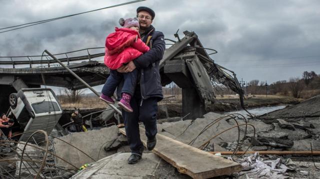 Отнять у России и отдать Украине. Может ли Запад конфисковать замороженные российские миллиарды?
