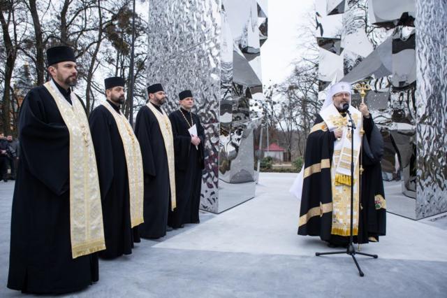 Папа римский призвал Украину к переговорам и упомянул «белый флаг». «Наш флаг сине-желтый», — ответил Киев