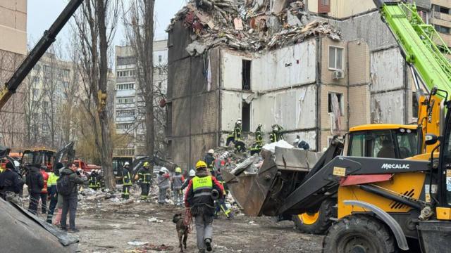 При ударе по Одессе частично разрушен жилой дом: погиб трехлетний ребенок и еще четыре человека. Что известно