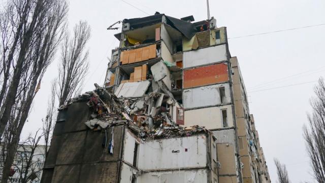 При ударе по Одессе частично разрушен жилой дом: погиб трехлетний ребенок и еще четыре человека. Что известно