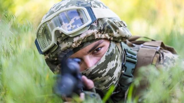 В украинскую армию можно попасть не только по призыву, но и по объявлению. И желающих много