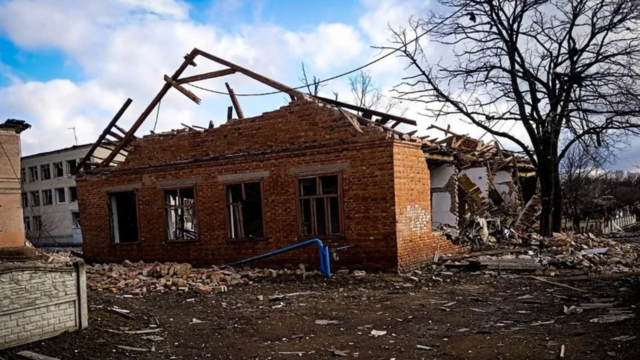 &laquo;Жизнь в поселке превратилась в ад&raquo;. Как жители покидают Сумскую область, находящуюся под обстрелами
