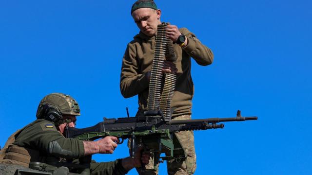 Проект закона о мобилизации украинцев поступил в Раду. Из него изъяли положения о демобилизации тех, кто уже воюет
