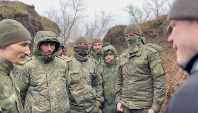 Расследование Би-би-си: сколько может выжить на фронте в Украине российский заключенный?