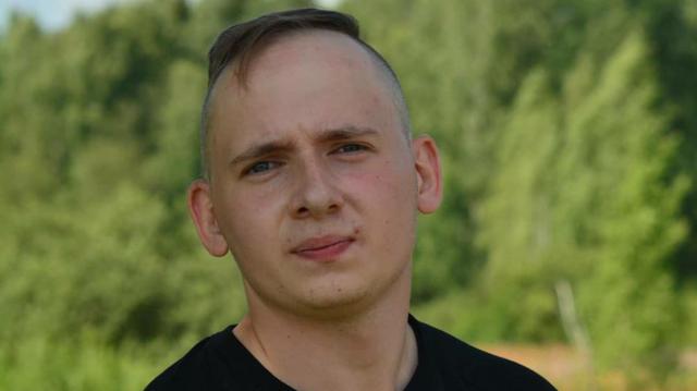 Силовики пришли за продавцом шевронов для силовиков. Как волонтер и сотрудник парка «Патриот» стал обвиняемым в госизмене