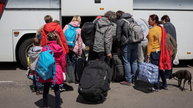 Безвременный дом. Почему беженцы из Украины спустя два года после начала войны остаются в российских ПВР?