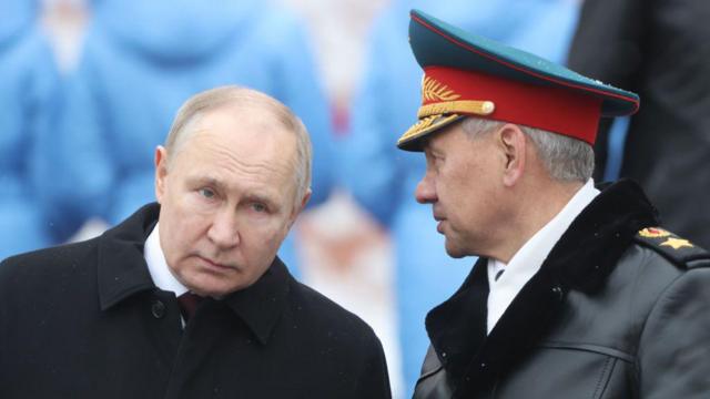Путин решил сменить министра обороны Сергея Шойгу. На его место планируется назначить экономиста Андрея Белоусова