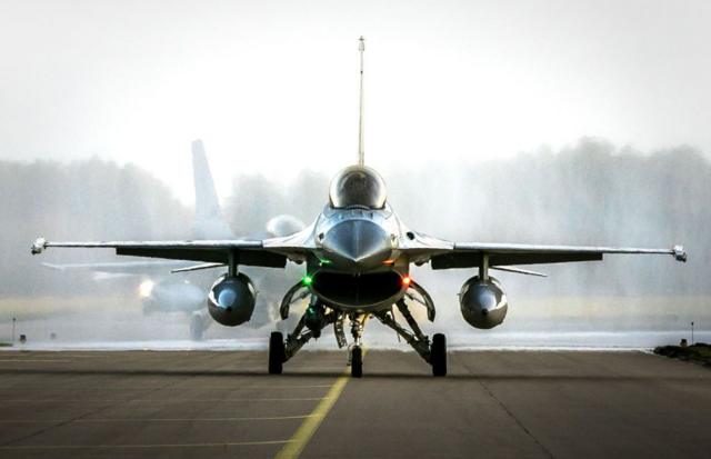 Ветераны холодной войны. Какие истребители F-16 получит Украина и как будет ими воевать