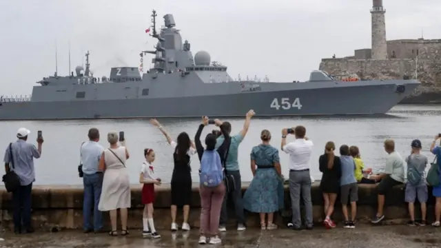 На Кубу прибыли российский фрегат и атомная подлодка. США не увидели в них угрозы