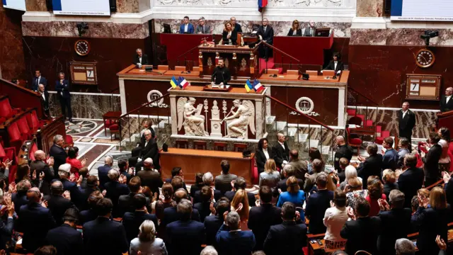 &laquo;Они просят нас защитить свободу&raquo;. Байден сравнил вторжение в&nbsp;Украину со&nbsp;Второй мировой и&nbsp;извинился перед Зеленским за&nbsp;задержку помощи